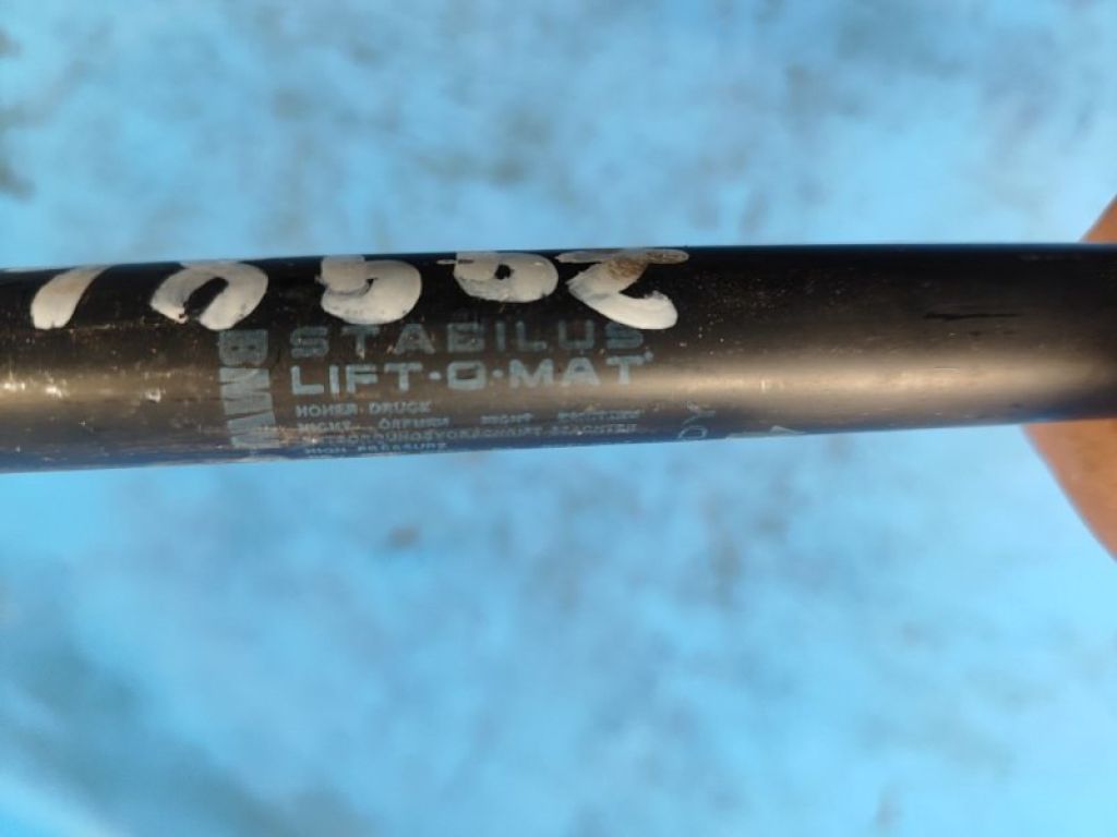 51247148902 | Амортизатор крышки багажника лев. MINI COOPER S R56 06-14 - Фото 2