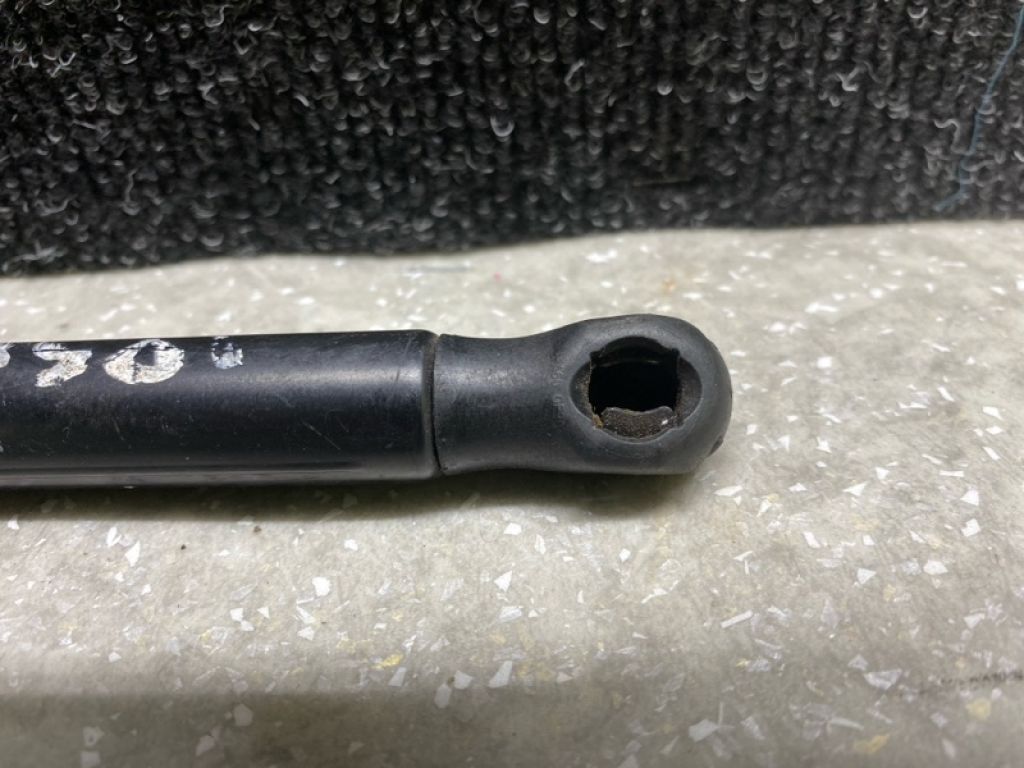 81161-4Z000 | Амортизатор капоту HYUNDAI SANTA FE (DM) 12-18 - Фото 5