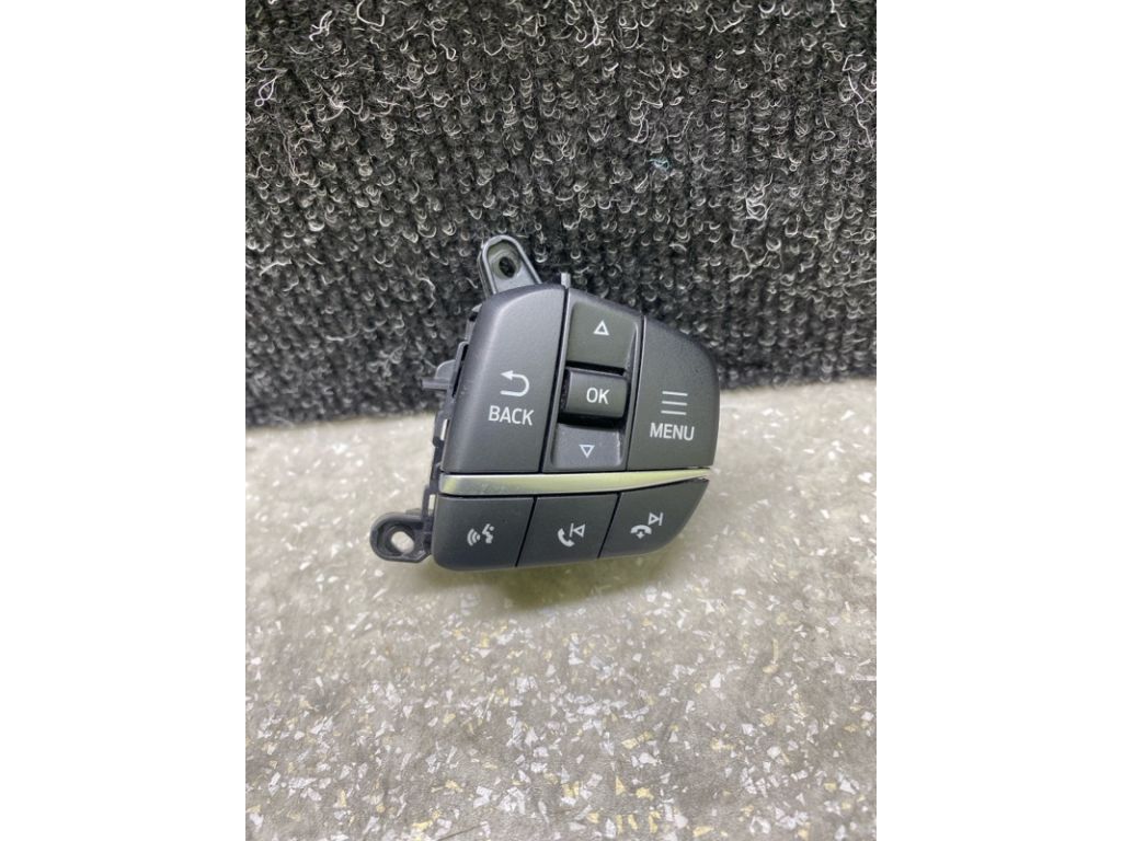 LB5Z-9C888-C | Кнопки на руль прав. FORD ESCAPE 19 -