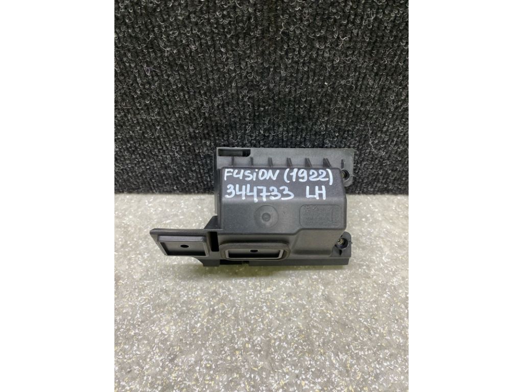 HS7Z-14D189-B | Кронштейн датчика слепых зон лів. FORD FUSION 14-