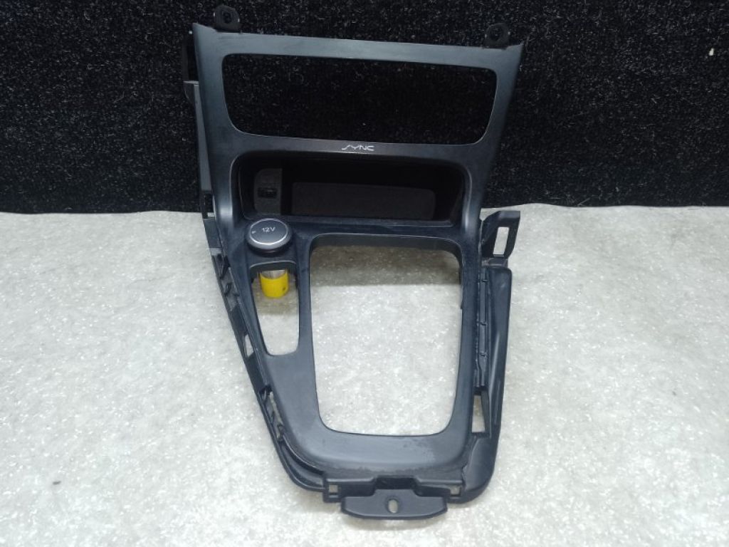 F1EZ-58044D90-CB | Консоль КПП FORD FOCUS 10-18