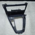 F1EZ-58044D90-CB | Консоль КПП FORD FOCUS 10-18 - Прев'ю 2