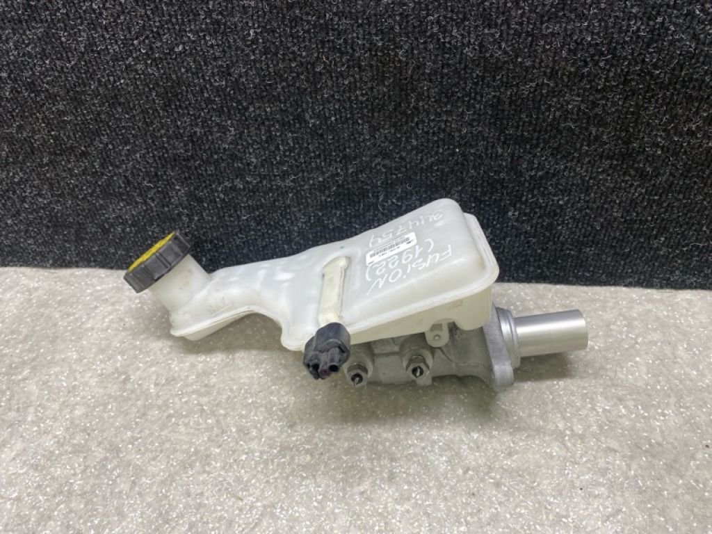 DG9Z-2140-D | Главный тормозной цилиндр FORD FUSION 14-