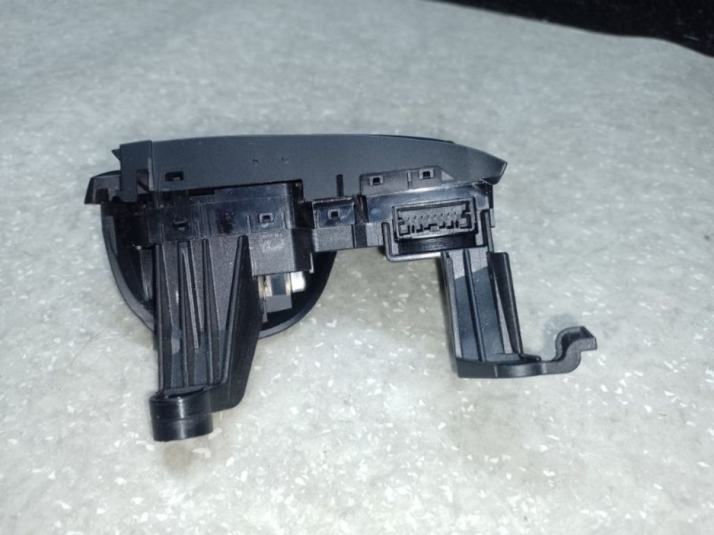 F1EZ-9C888-D | Кнопки на руль лев. FORD FOCUS 10-18 - Фото 3