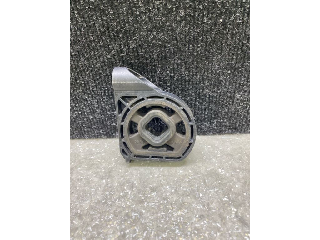 25333-F2000 | Крепление радиатора HYUNDAI ELANTRA AD 16-