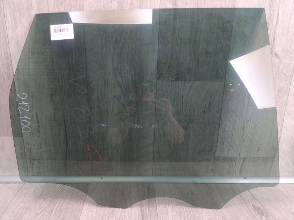 958 542 612 06 | Стекло двери задн. прав. PORSCHE CAYENNE 10-18