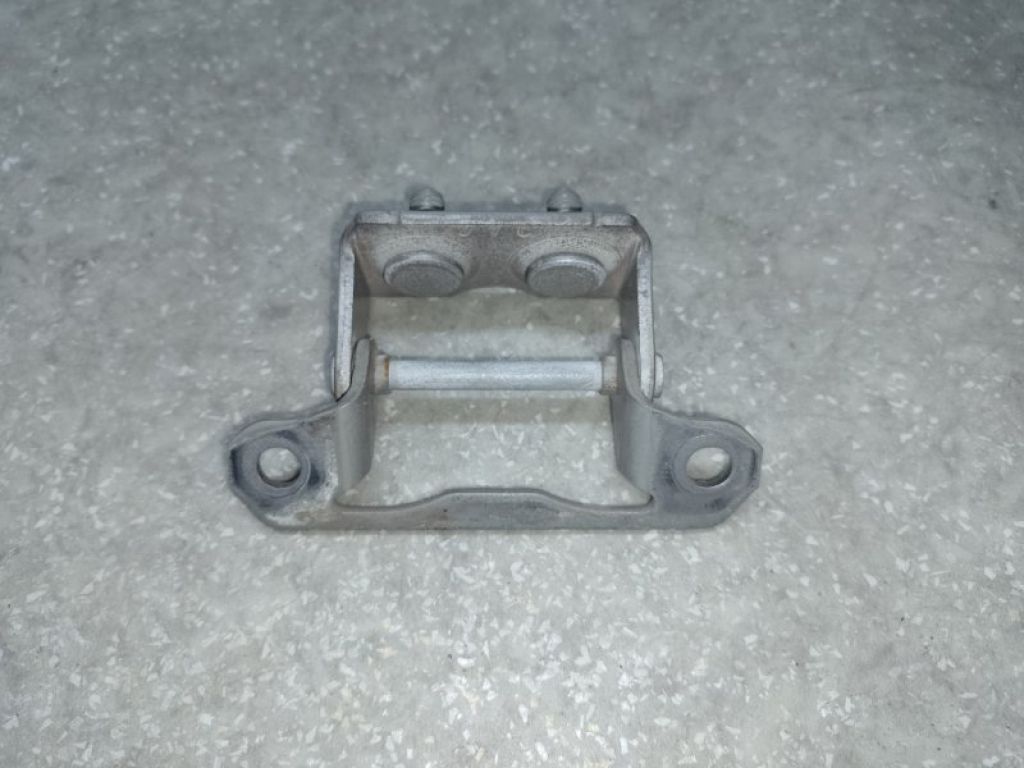 60879FJ000 | Петля крышки багажника SUBARU FORESTER 12-19 - Фото 2