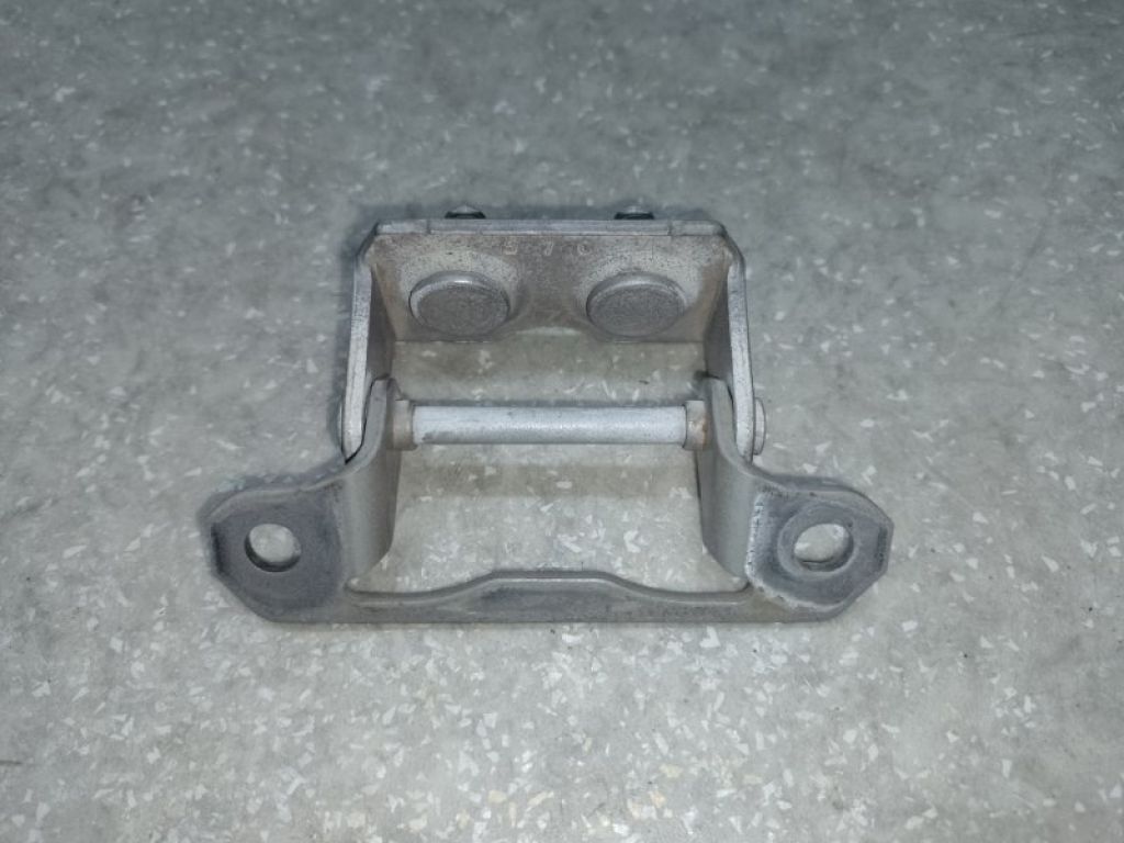60879FJ000 | Петля крышки багажника SUBARU FORESTER 12-19 - Фото 2