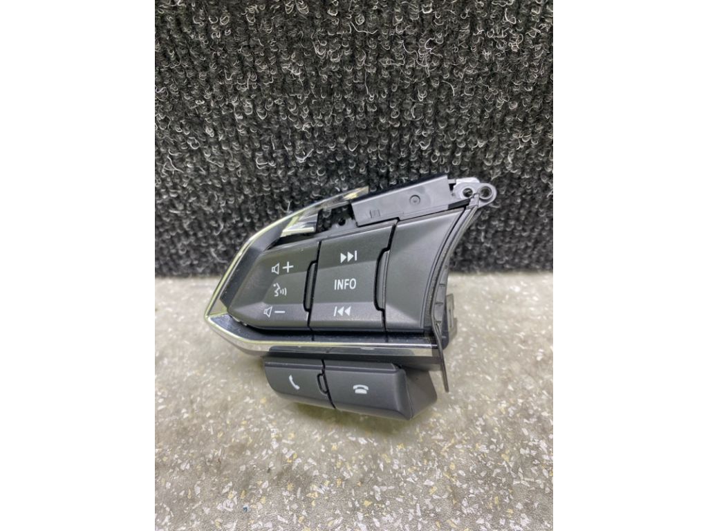 KD1K-66-4M0 | Кнопки на руль лев. MAZDA CX-5 (KF) 16-21