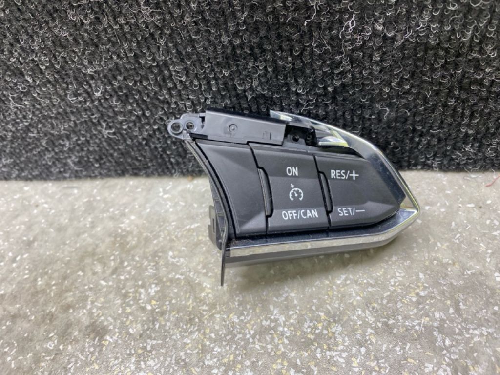 KD1K-66-4M0 | Кнопки руля прав. MAZDA CX-5 (KF) 16-21