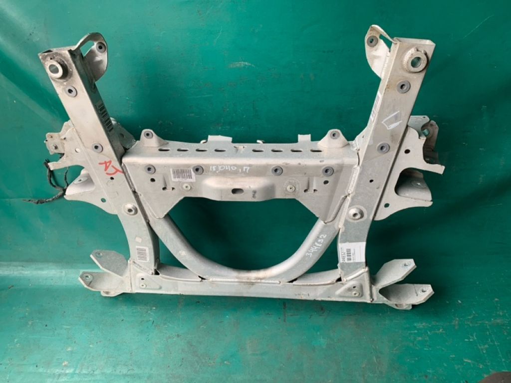 31 10 6 852 483 | Балка передньої підвіски BMW I3 (I01) 13–22
