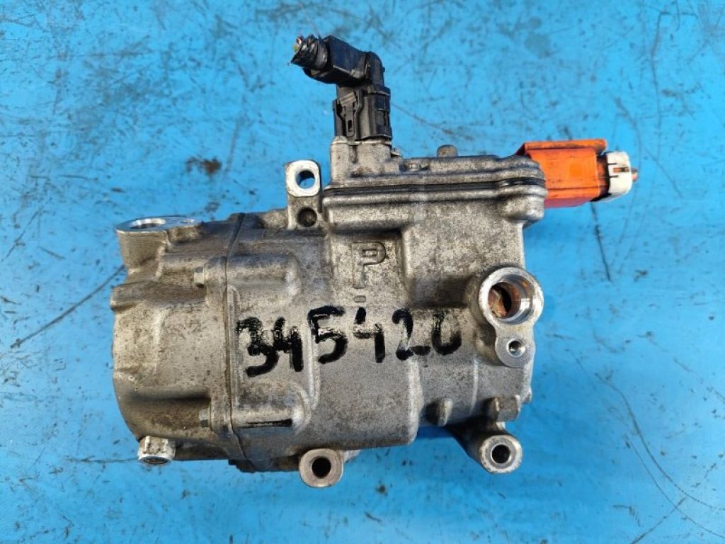 88370-47060 | Компресор кондиціонера TOYOTA PRIUS - 30 09-17