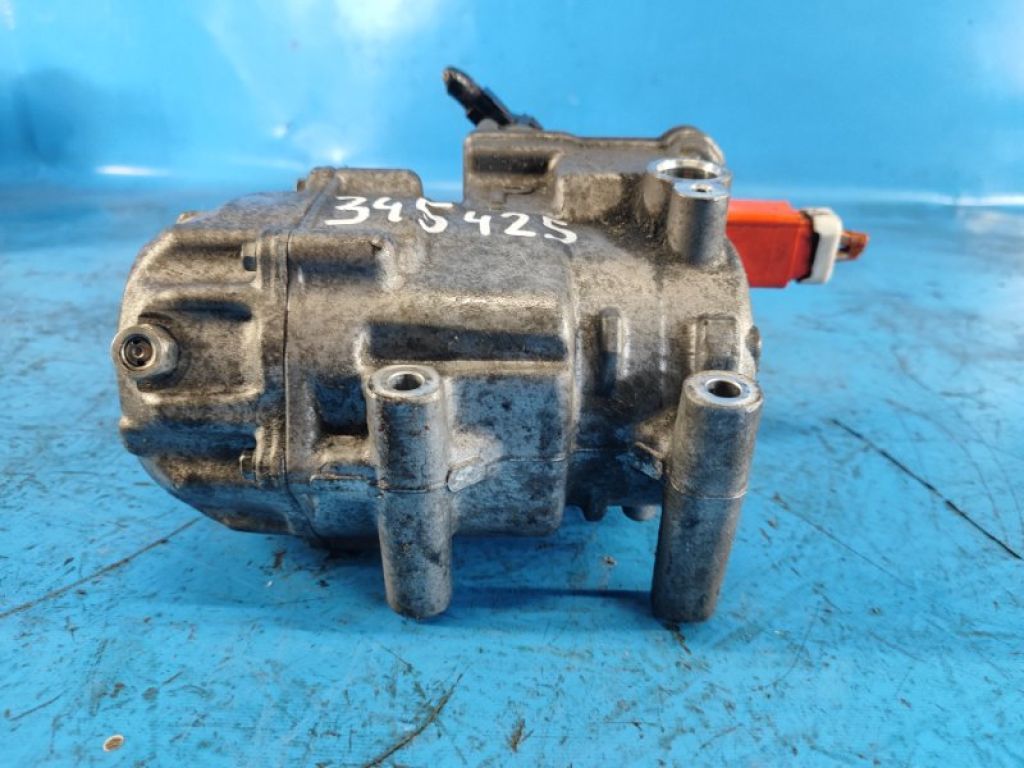 88370-47060 | Компресор кондиціонера TOYOTA PRIUS - 30 09-17 - Фото 2