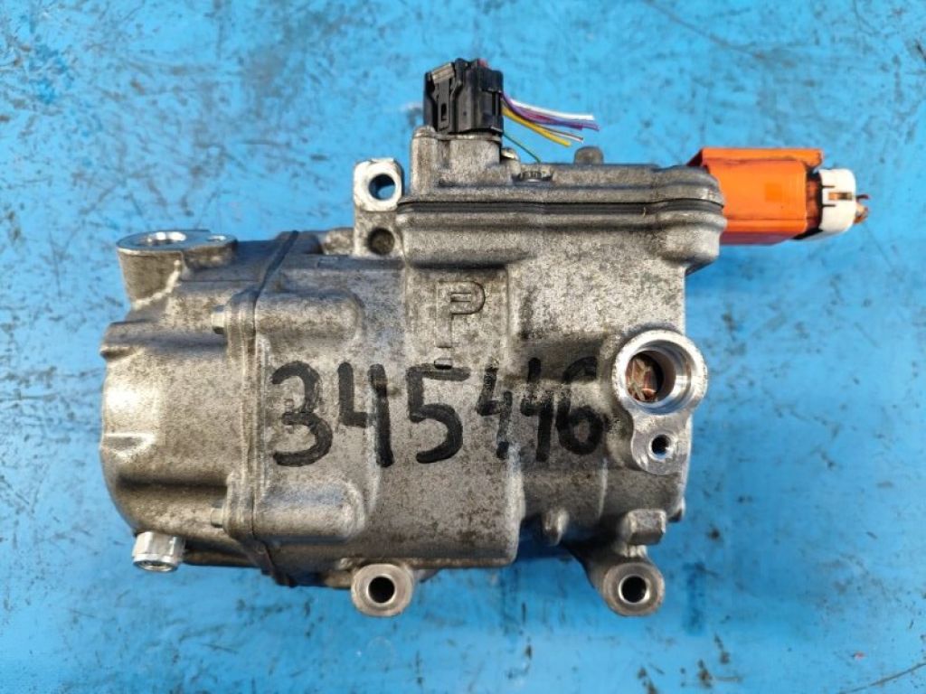 88370-47060 | Компресор кондиціонера TOYOTA PRIUS - 30 09-17