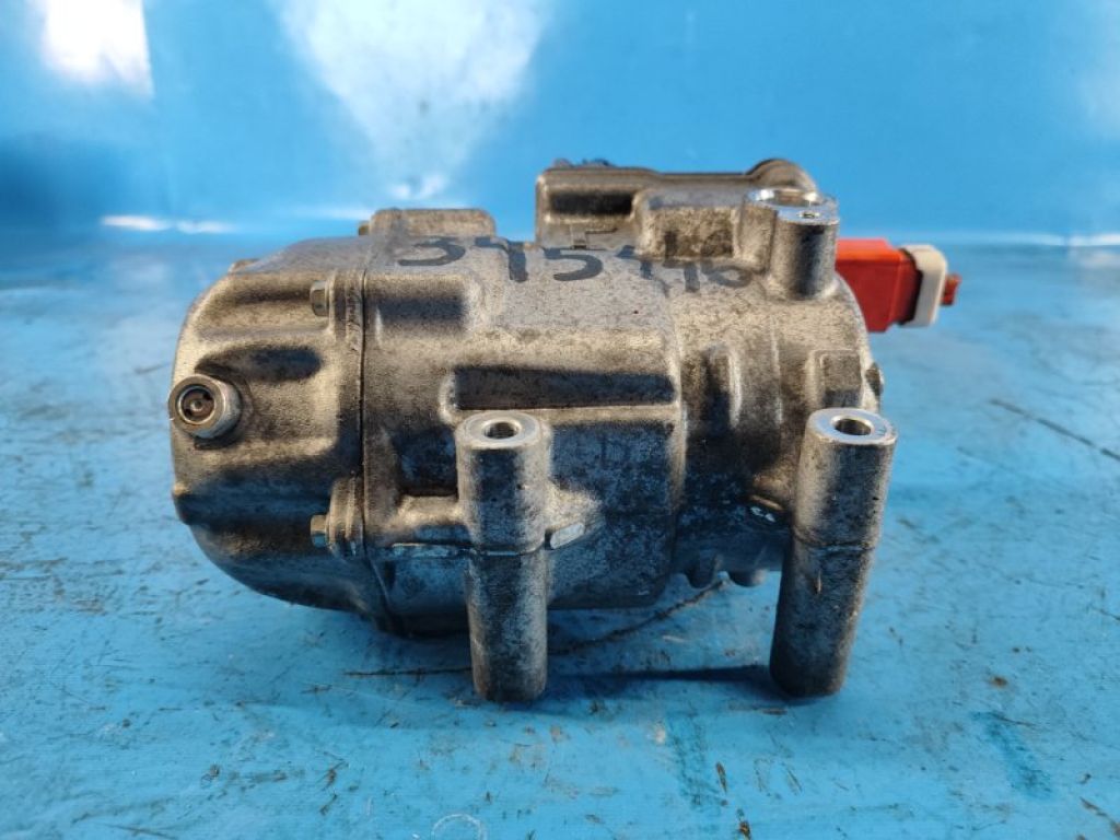 88370-47060 | Компресор кондиціонера TOYOTA PRIUS - 30 09-17 - Фото 2