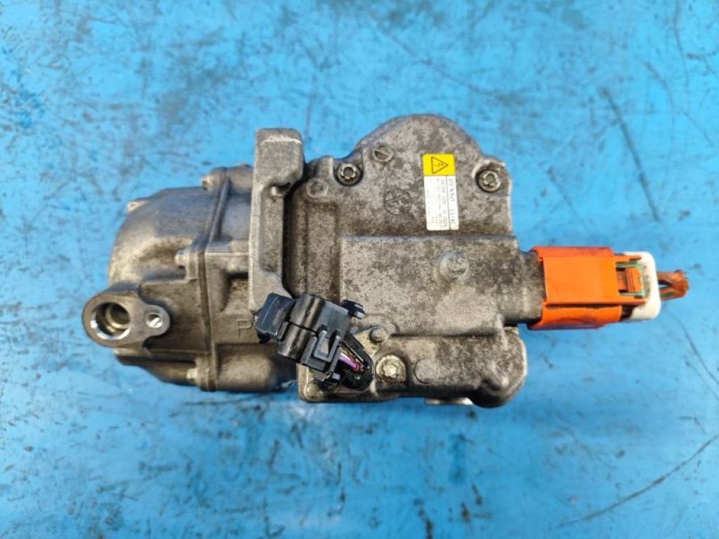 88370-47060 | Компресор кондиціонера TOYOTA PRIUS - 30 09-17 - Фото 2