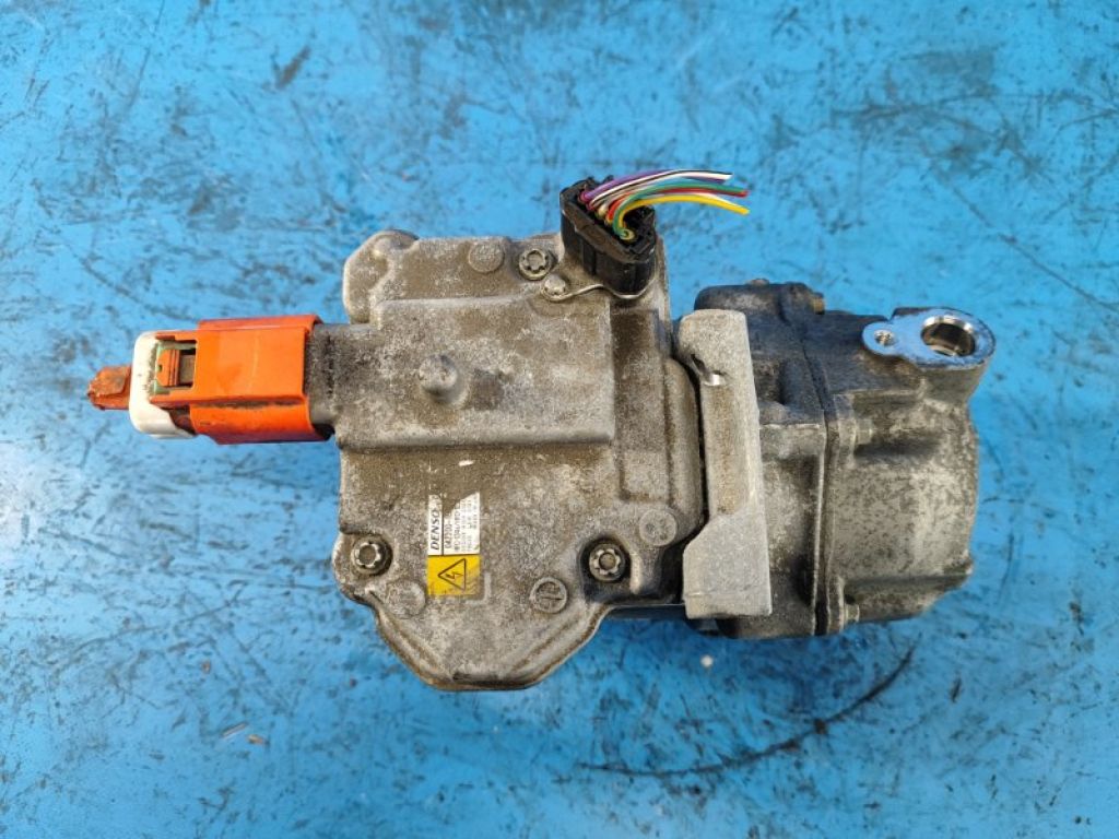 88370-47060 | Компресор кондиціонера TOYOTA PRIUS - 30 09-17 - Фото 2