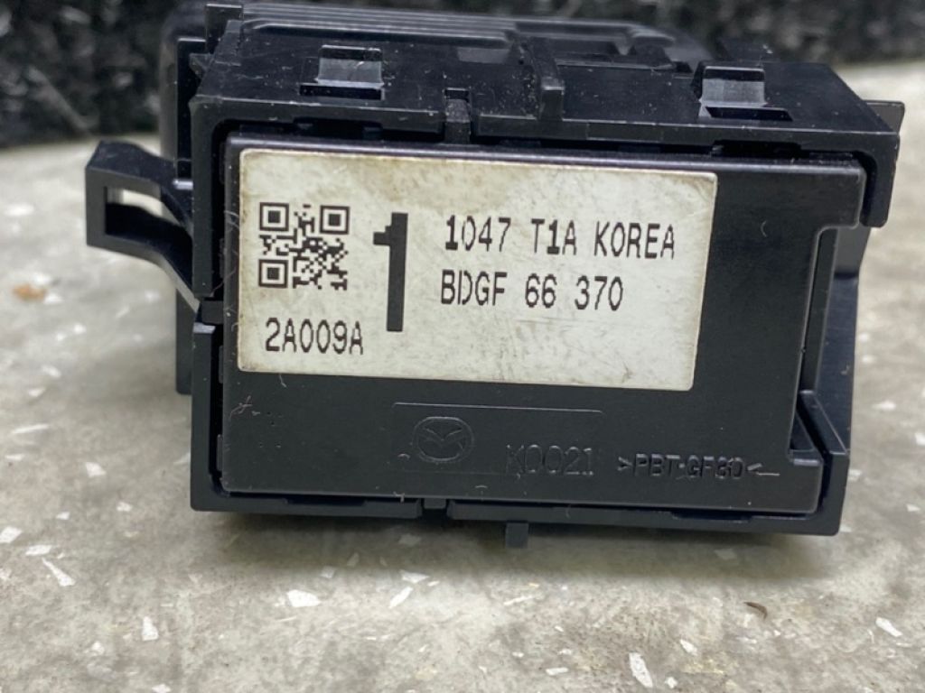 BDGF-66-370 | Кнопка стеклоподъемника задн. MAZDA CX-30 19- - Фото 4