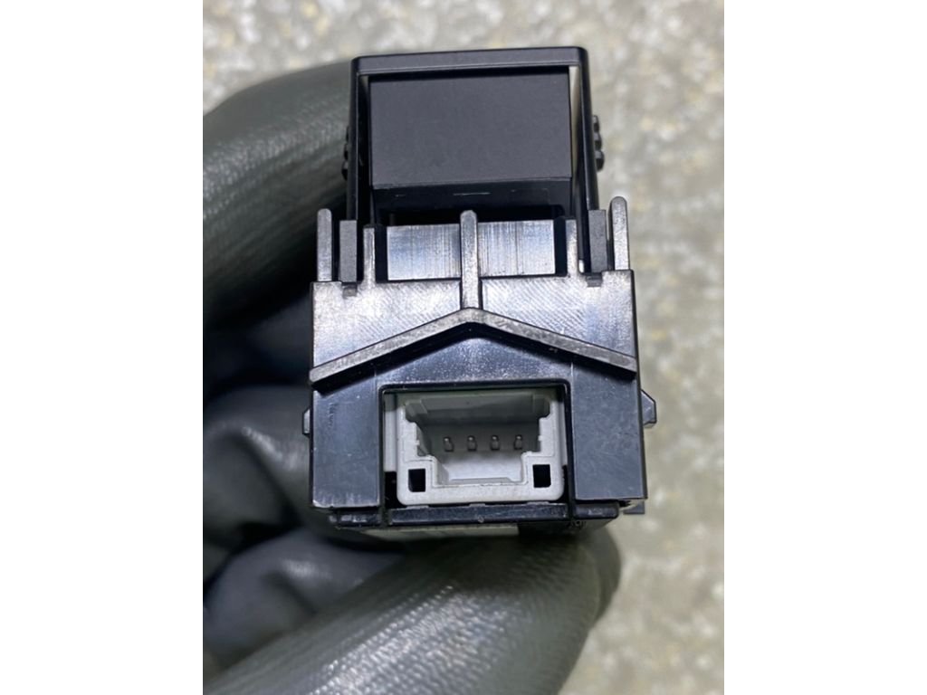 BDGF-66-370 | Кнопка стеклоподъемника задн. MAZDA CX-30 19- - Фото 5