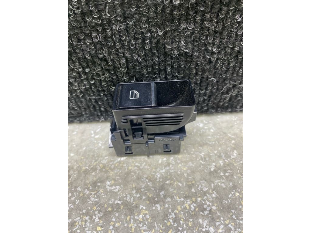 BDGF-66-370 | Кнопка склопідіймача задн. MAZDA CX-30 19- - Фото 2