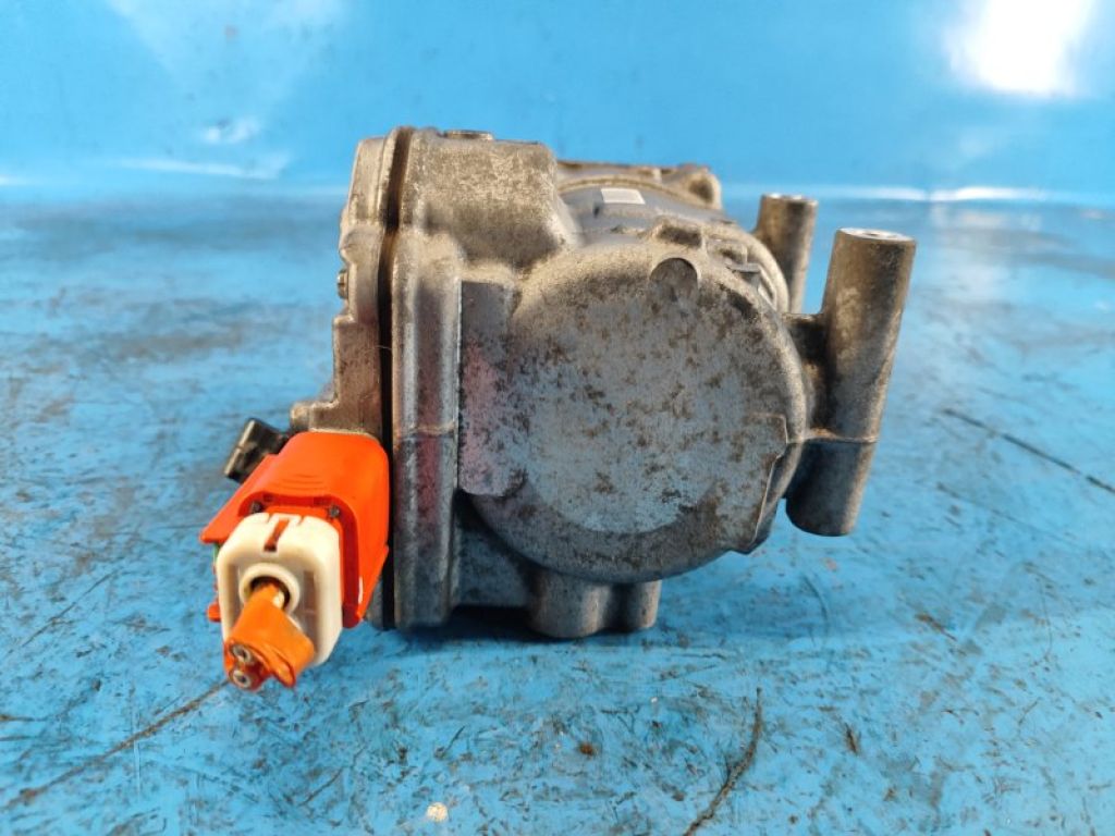 88370-47060 | Компресор кондиціонера TOYOTA PRIUS PLUS 11-14 - Фото 6