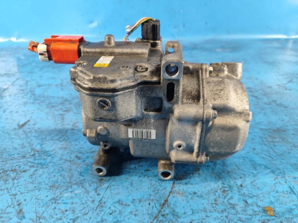 88370-47060 | Компресор кондиціонера TOYOTA PRIUS PLUS 11-14 - Фото 4