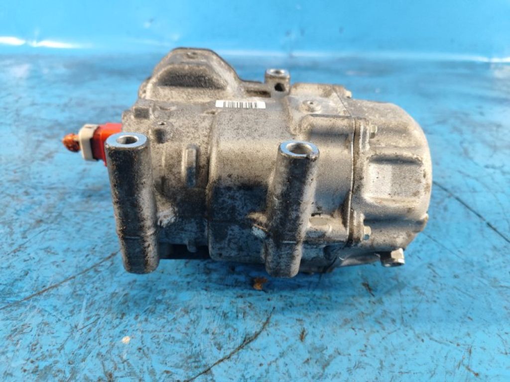 88370-47060 | Компресор кондиціонера TOYOTA PRIUS PLUS 11-14 - Фото 6