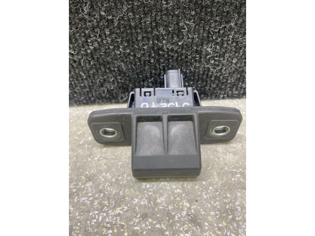 KB7W-62-4B0 | Кнопка открывания багажника наружная MAZDA CX-30 19-