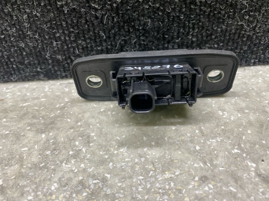 KB7W-62-4B0 | Кнопка открывания багажника наружная MAZDA CX-30 19- - Фото 3