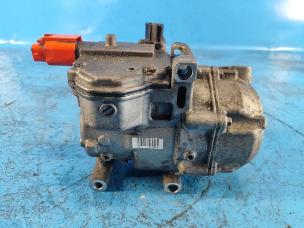 88370-47060 | Компресор кондиціонера TOYOTA PRIUS PLUS 11-14 - Фото 4