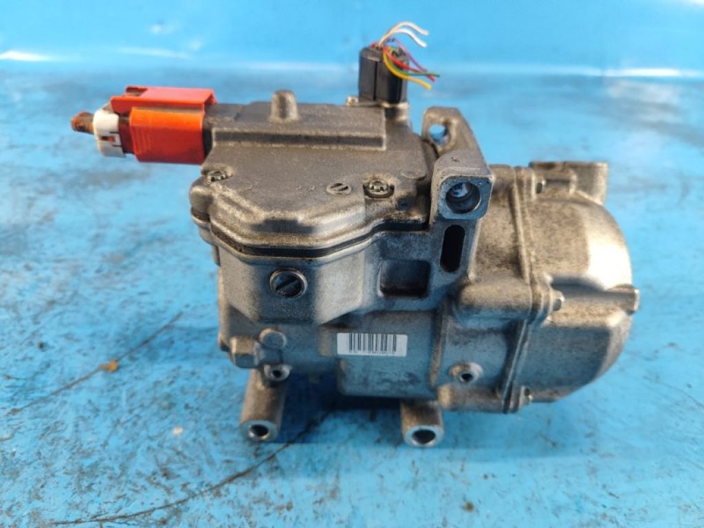 88370-47060 | Компресор кондиціонера TOYOTA PRIUS PLUS 11-14 - Фото 4