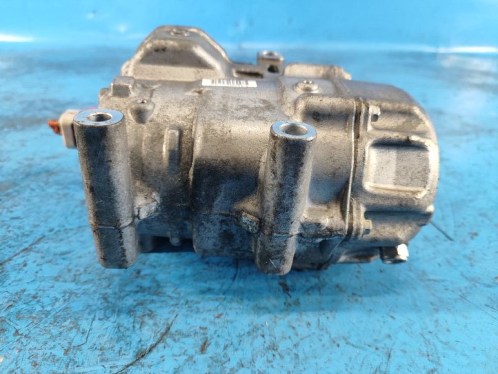 88370-47060 | Компресор кондиціонера TOYOTA PRIUS PLUS 11-14 - Фото 6