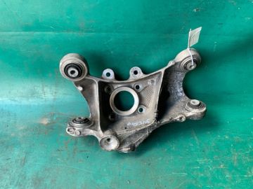Цапфа прав. BMW I3 (I01) 13–22