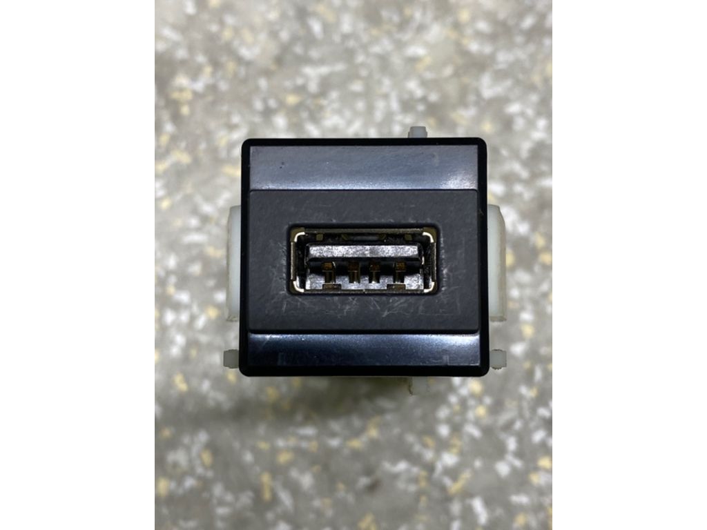 BDGF-66-9U0A | USB адаптер MAZDA CX-30 19-