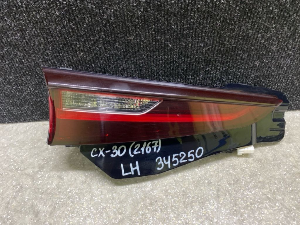 DGH9-51-3G0 | Фонарь внутренний лев. MAZDA CX-30 19-