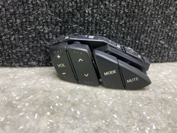 Кнопки на руль лев. HYUNDAI ELANTRA MD 10-15