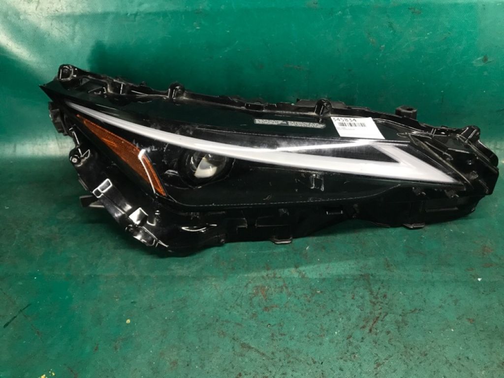 81145-53A40 | Фара прав. LEXUS IS250/350 20-