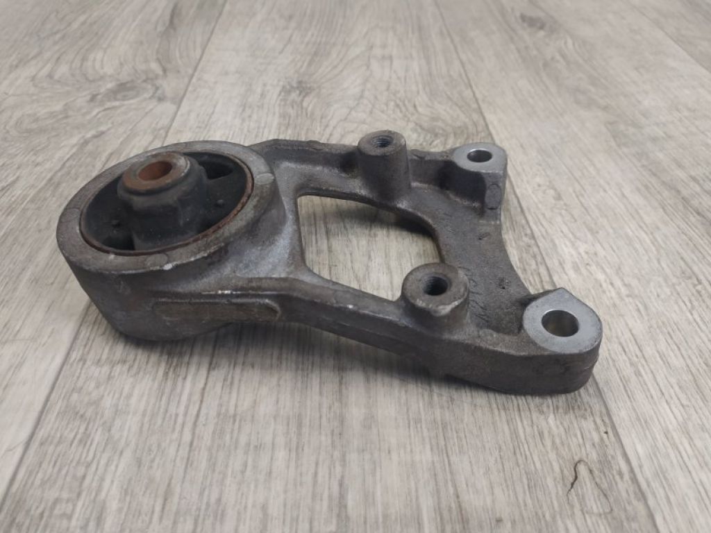 5238042120 | Кронштейн редуктора лев. TOYOTA RAV4 05-12