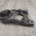 5238042120 | Кронштейн редуктора лев. TOYOTA RAV4 05-12