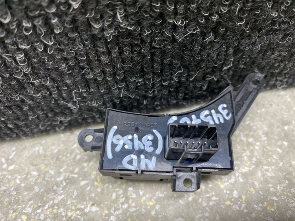 96700-3X801RY | Кнопки на руль прав. HYUNDAI ELANTRA MD 10-15 - Фото 2