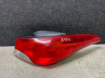 Фонарь наружный прав. HYUNDAI ELANTRA MD 10-15