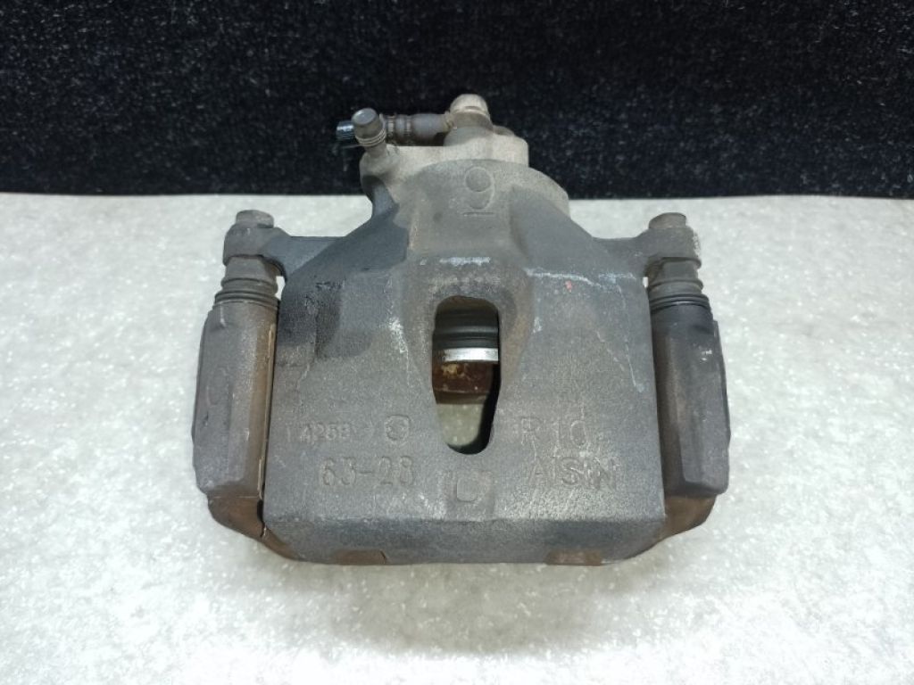 47730-08030 | Суппорт тормозной передн. прав. TOYOTA SIENNA 03-10