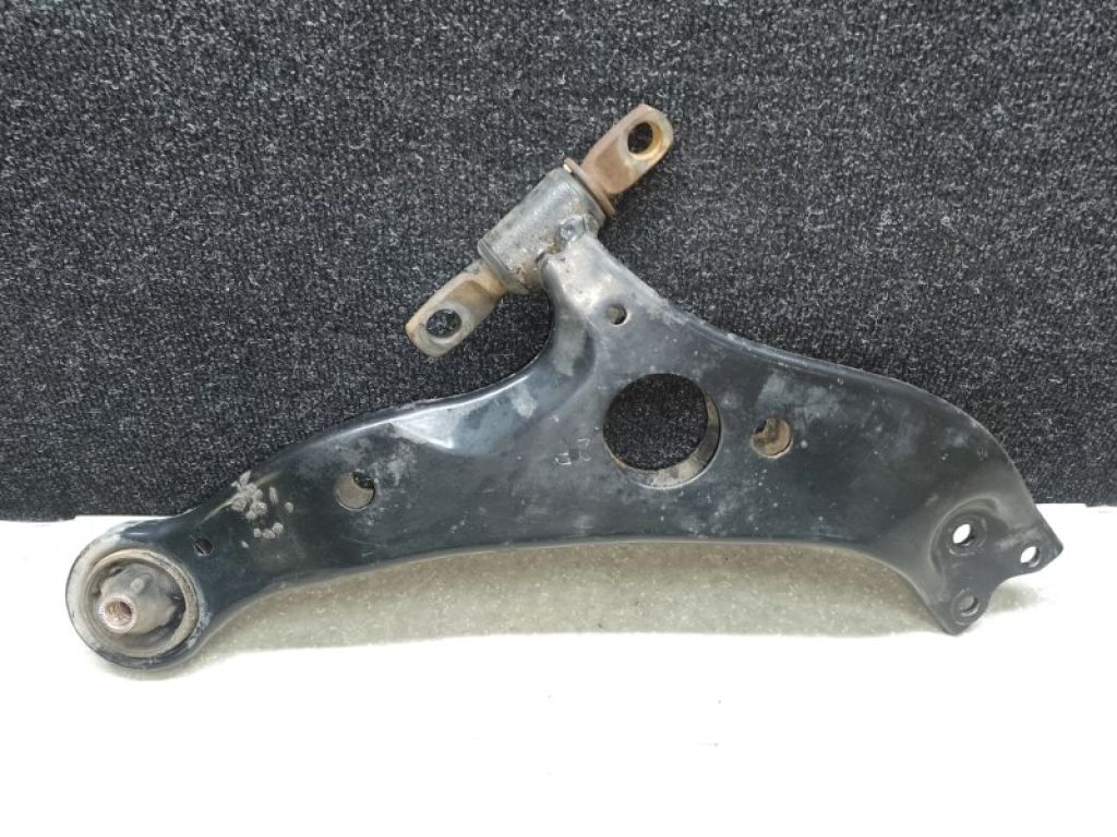 48068-08021 | Рычаг передней подвески нижний прав. TOYOTA SIENNA 03-10