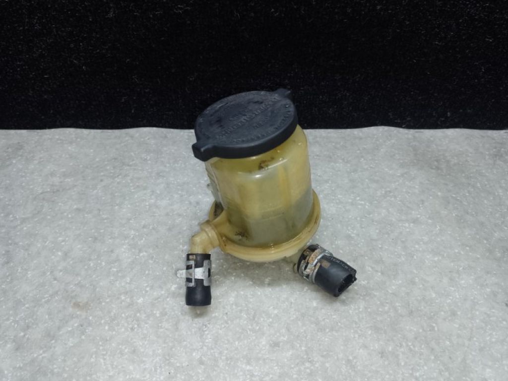 44360-08020 | Бачок ГУР TOYOTA SIENNA 03-10