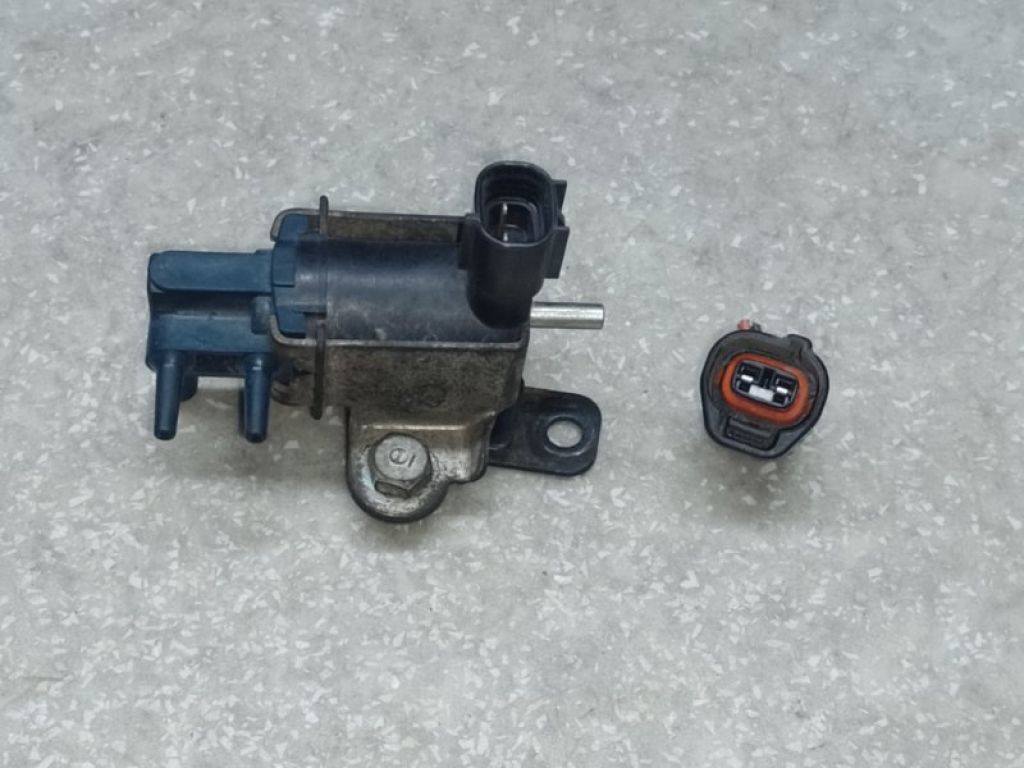 90910-12204 | Клапан электромагнитный (вакуумный) TOYOTA SIENNA 03-10