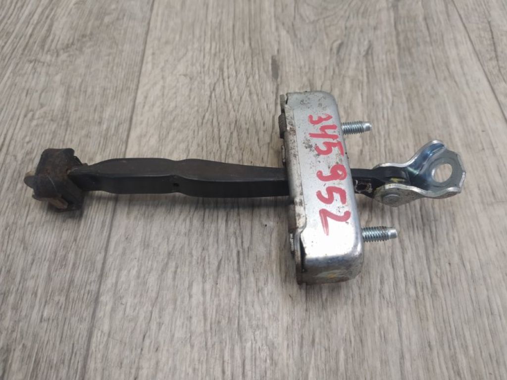 6863006152 | Ограничитель двери задн. лев. TOYOTA CAMRY 70 17-