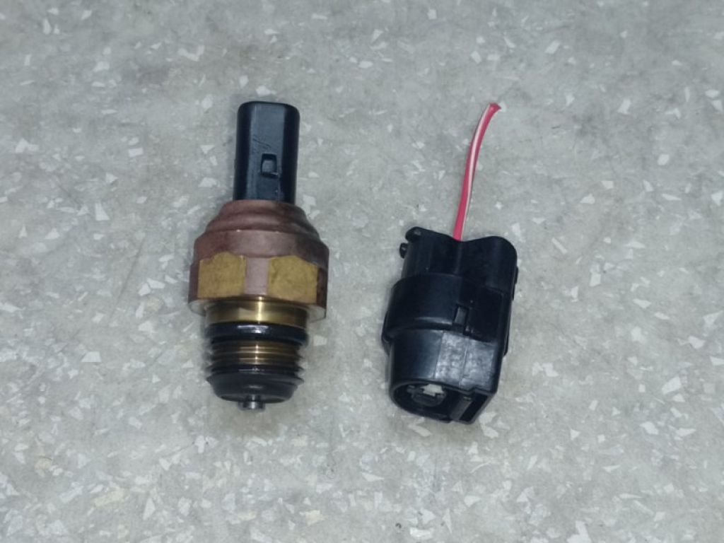 89438-33010 | Датчик давления масла ГУР TOYOTA SIENNA 03-10
