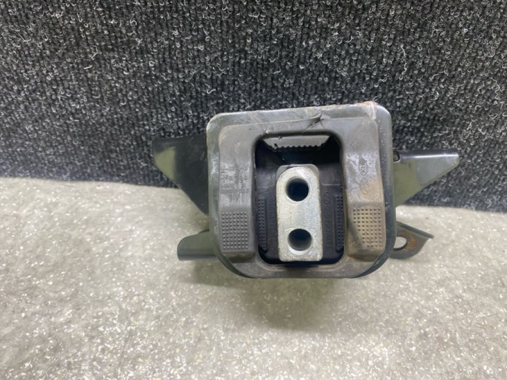 21830-M6050 | Подушка АКПП KIA SOUL SK3 19-