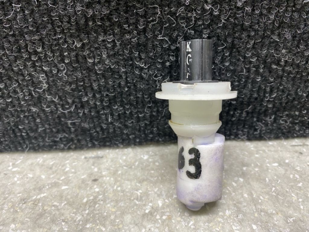 98520-3L000 | Датчик уровня бачка омывателя KIA SORENTO UM 14-