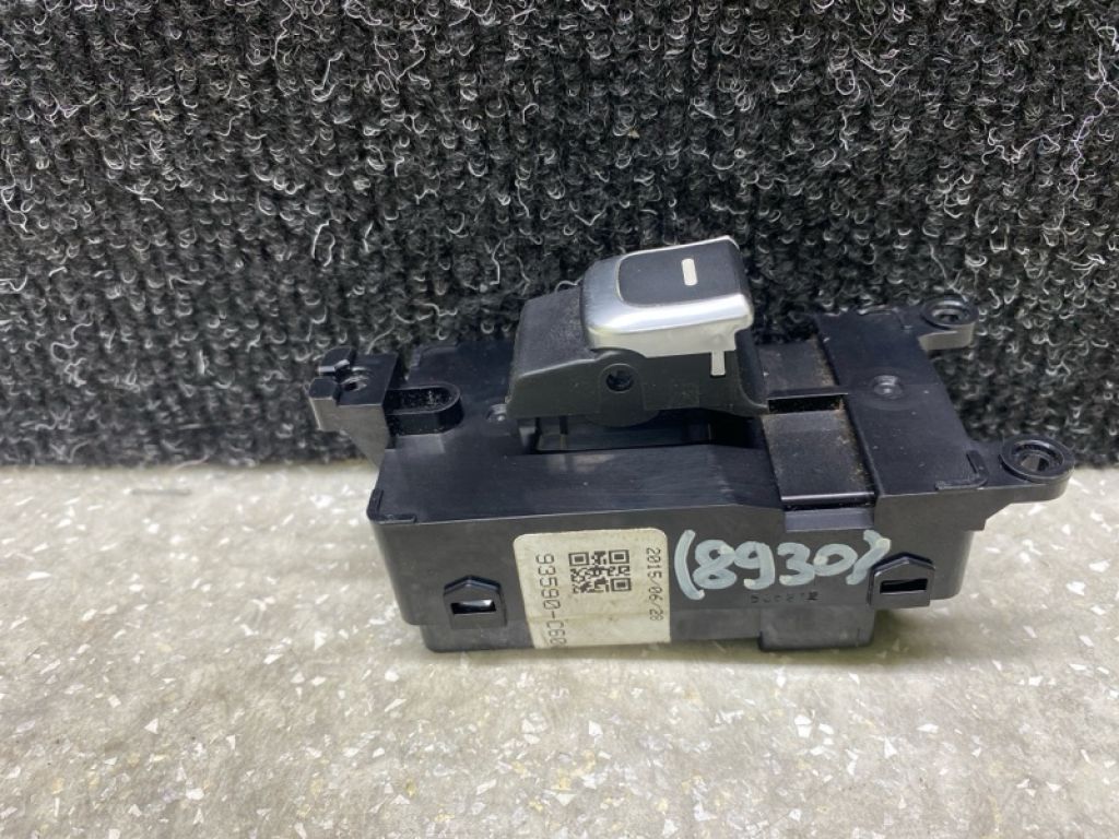 93581-C5000 | Кнопка стеклоподъемника задн. KIA SORENTO UM 14- - Фото 2